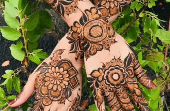 This mehndi design will give a beautiful look to your hands